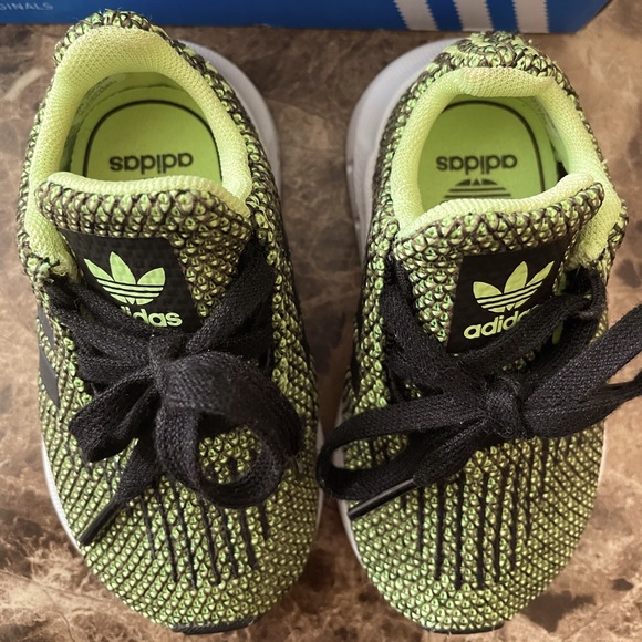 Adidas Swift Run Green and Black Toddler Size 5k - Picture 5 of 8